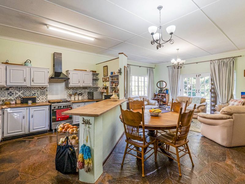 Family home with cottage - Photo 7