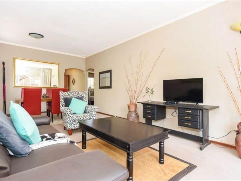 2 Bedroom Apartment In Woodmead Manor - Photo 6