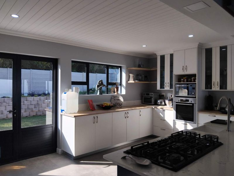 EXCEPTIONAL LOW MAINTENANCE GEM - Photo 5