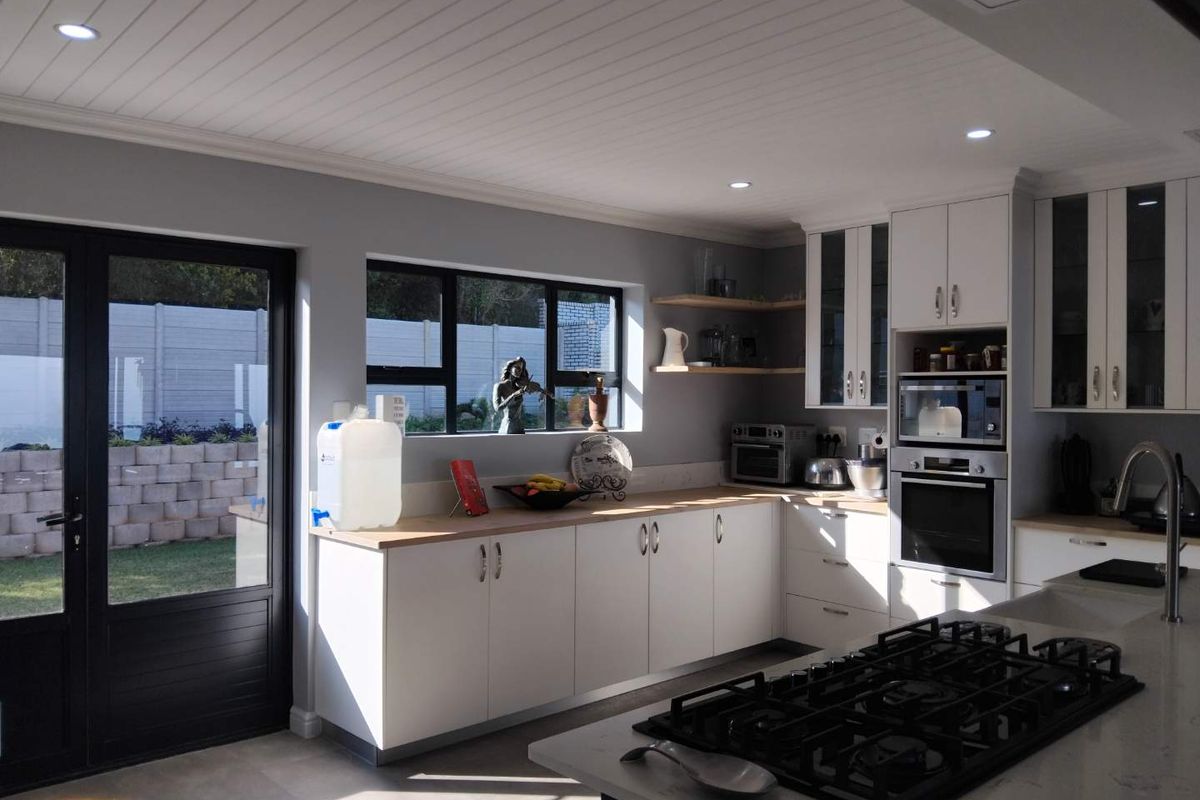 EXCEPTIONAL LOW MAINTENANCE GEM - Photo 5