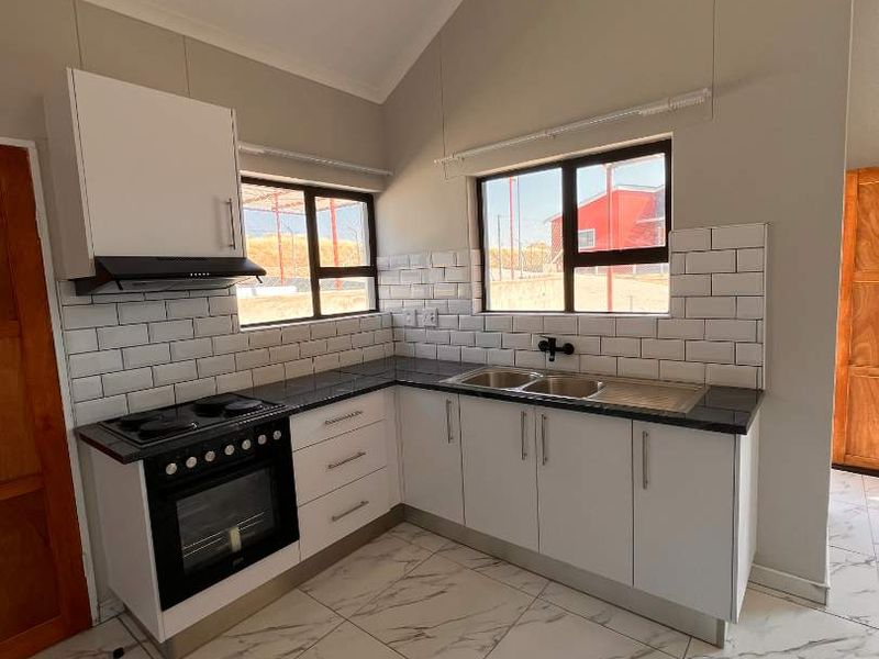 Salvia Court, Otjomuise Extension 10 - Photo 8