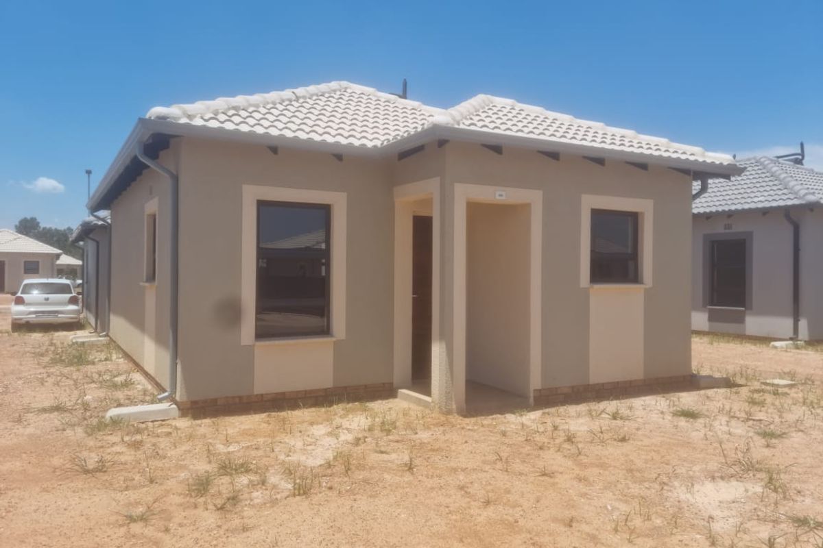 New Modder R 679 025!- New 2 bed ,1 bath - Photo 3