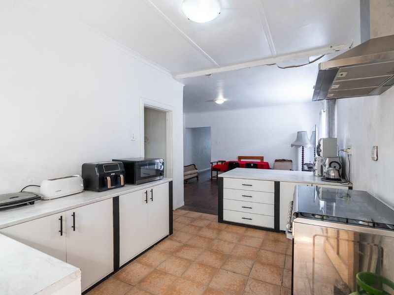 2 Bedroom Sem-Detached Family Home - Brooklyn - Photo 9