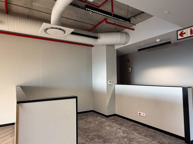 10th floor office to let in Prestigious 117 on Strand - Photo 10