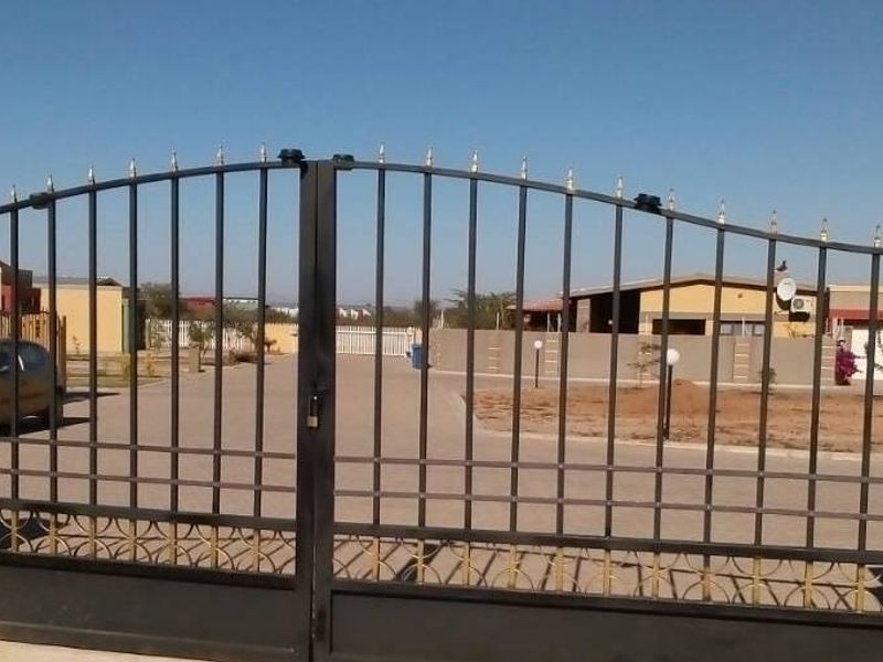FOR SALE- 3 BEDROOM HOUSE IN OKAHANDJA, NAMIBIA - Photo 9
