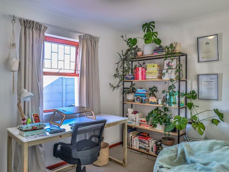 Tranquil Living in a secure complex - Photo 9