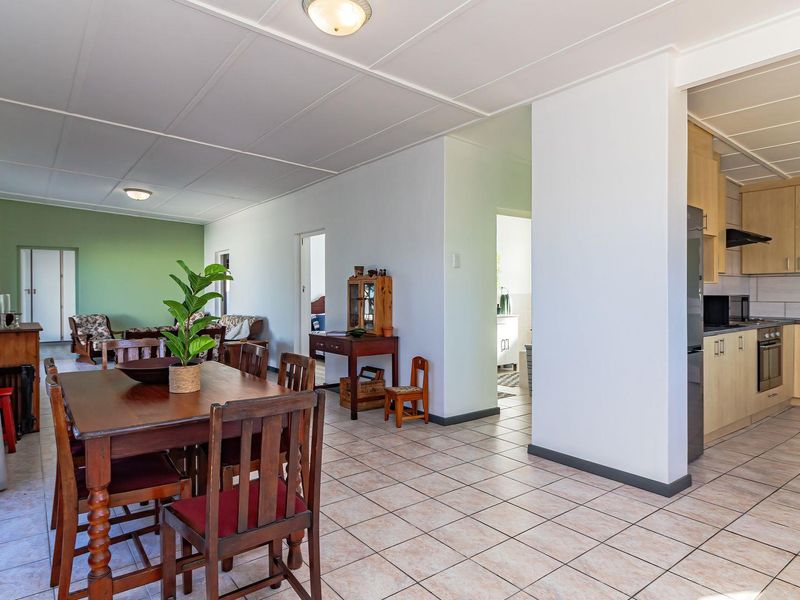 Affordable coastal living with sea and mountain views - Photo 9