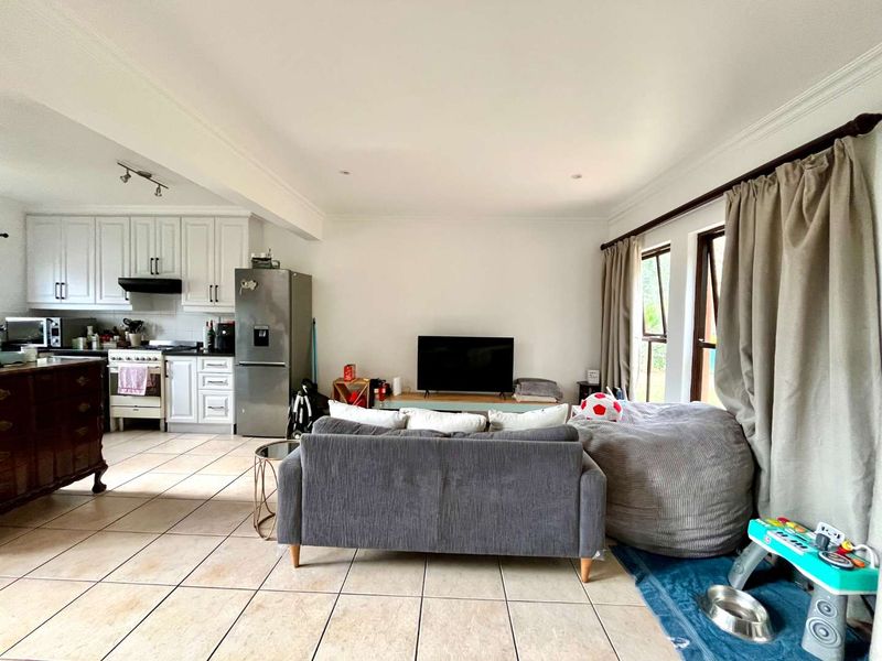 Spacious Pet-Friendly Duplex in Sought-After Plantations Estate - Photo 7