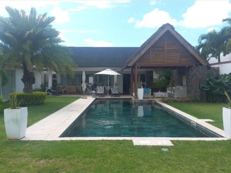 SPACIOUS VILLA WITH EXCLUSIVE BEACH CLUB ACCESS. - Photo 9