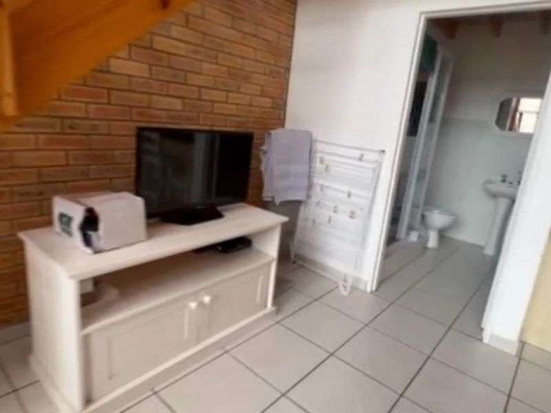 FURNISHED LOFT in THE SPOT. - Photo 10