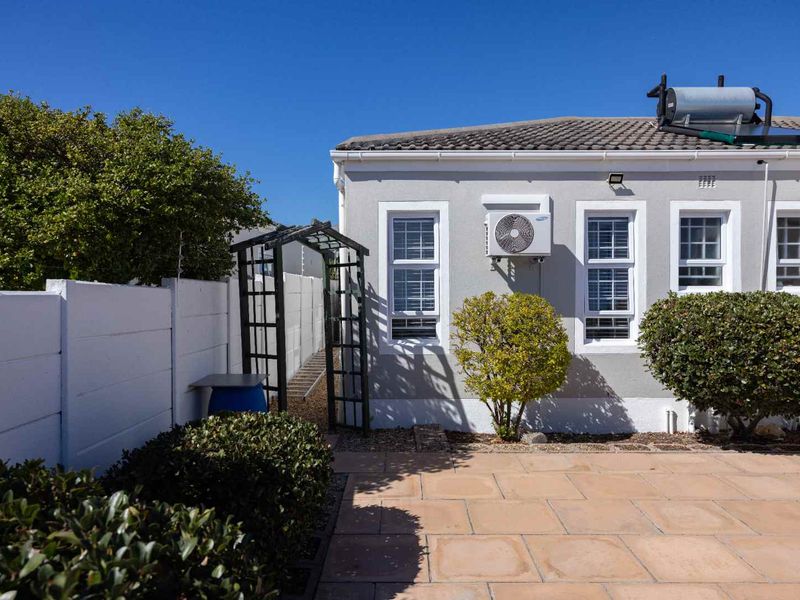 Charming, Secure Living in a Prime Location! - Photo 6