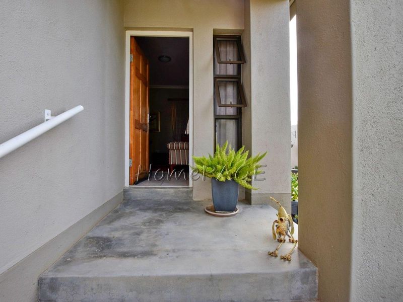 Otjiwarongo, Ext 5, BEAUTIFUL Townhouse is for Sale - Photo 5