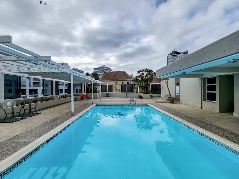 Furnished one bedroom apartment to rent in Sea Point - Photo 5