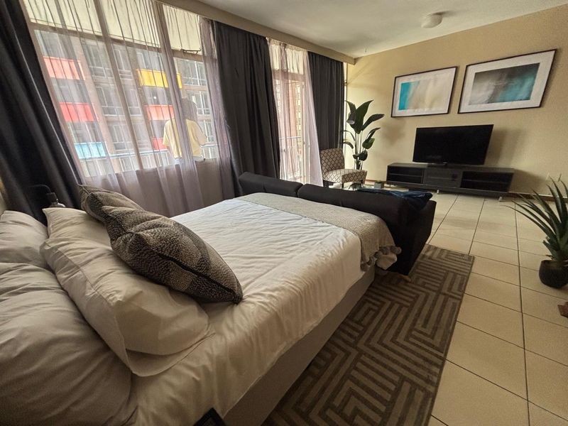 A bachelor Unit for sale in Braamfontein - Photo 8