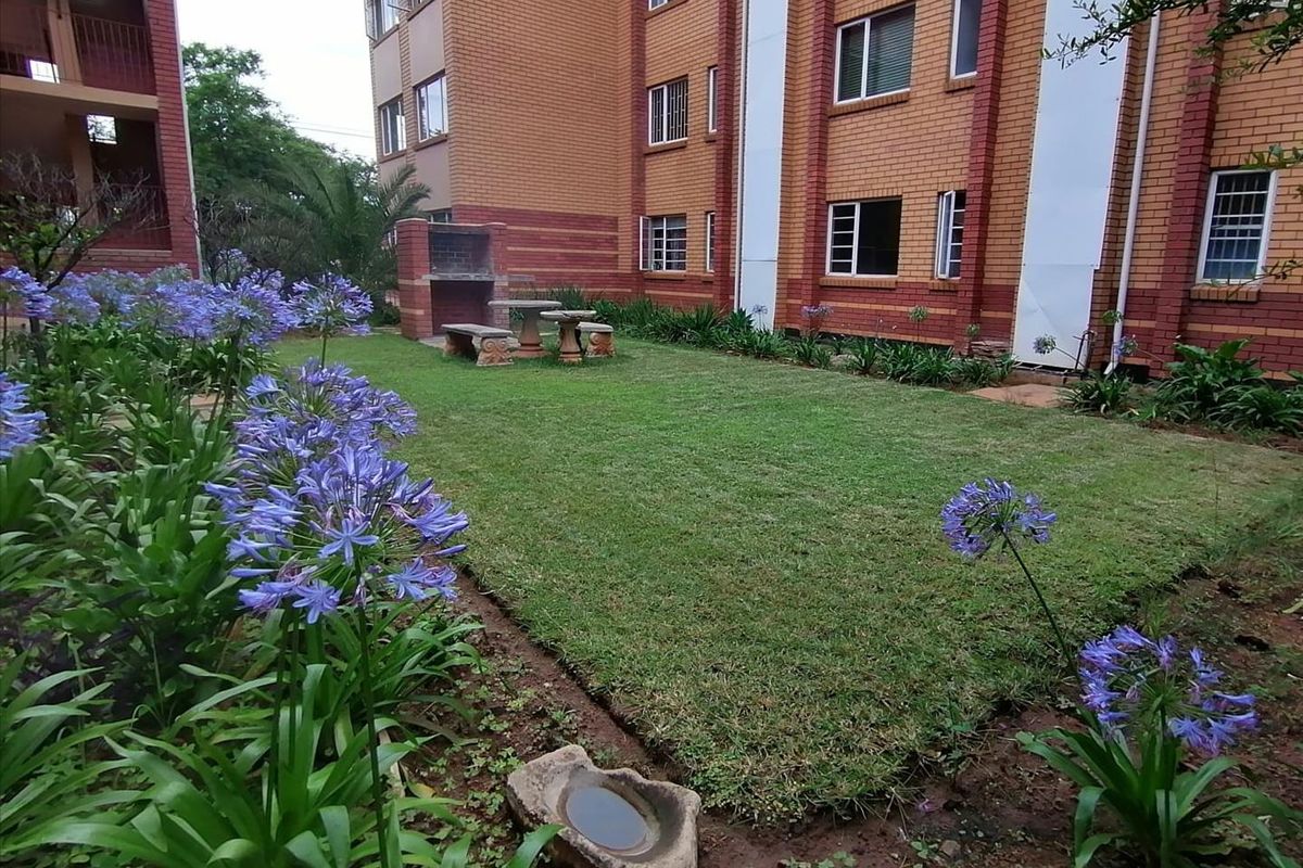 THE GABLES - Photo 3