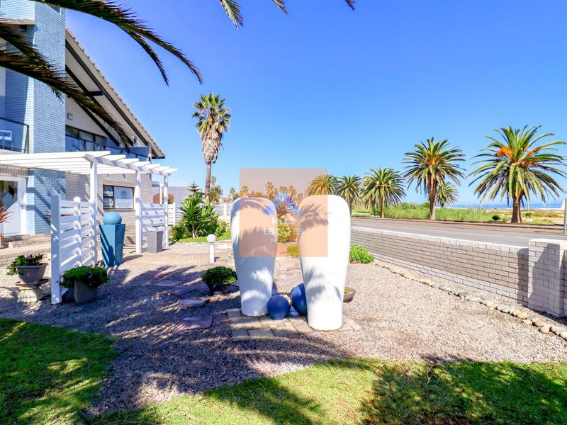 Sea Front Home For Sale in Vineta, Swakopmund - Photo 2