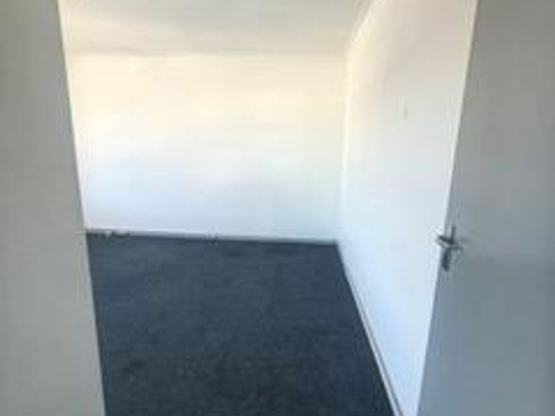 Business offices to let in well known newton park - Photo 4