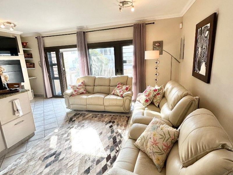 3 Bedrooms Townhouse For Sale in Dolphin Beach - Photo 4