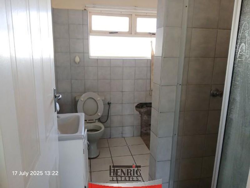 Renovator's dream in Hermes, Walvis Bay, for Sale - Photo 4