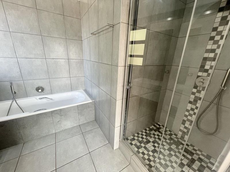 Hendra - Newly Renovated Duplex To Let | Prime La Lucia Location - Photo 9