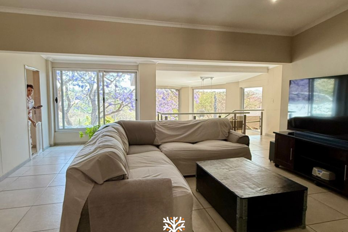 FAMILY HOME FOR SALE IN LUXURY HILL - Photo 4