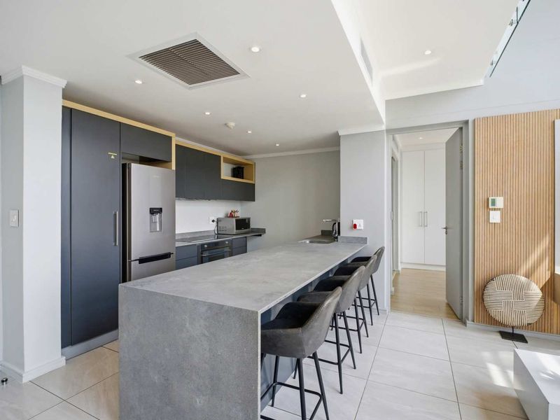 Skyline Elegance: Own a Piece of Sandton's Exclusive Penthouse! - Photo 8