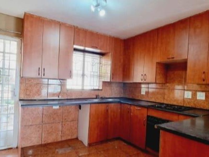 2 Bedroom Apartment for Sale in Ridgeway - Photo 6