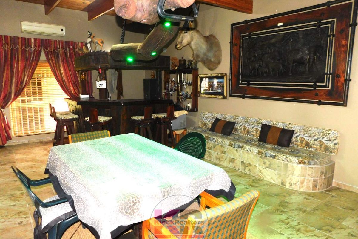 Large Family Home In A Great Location - Photo 5