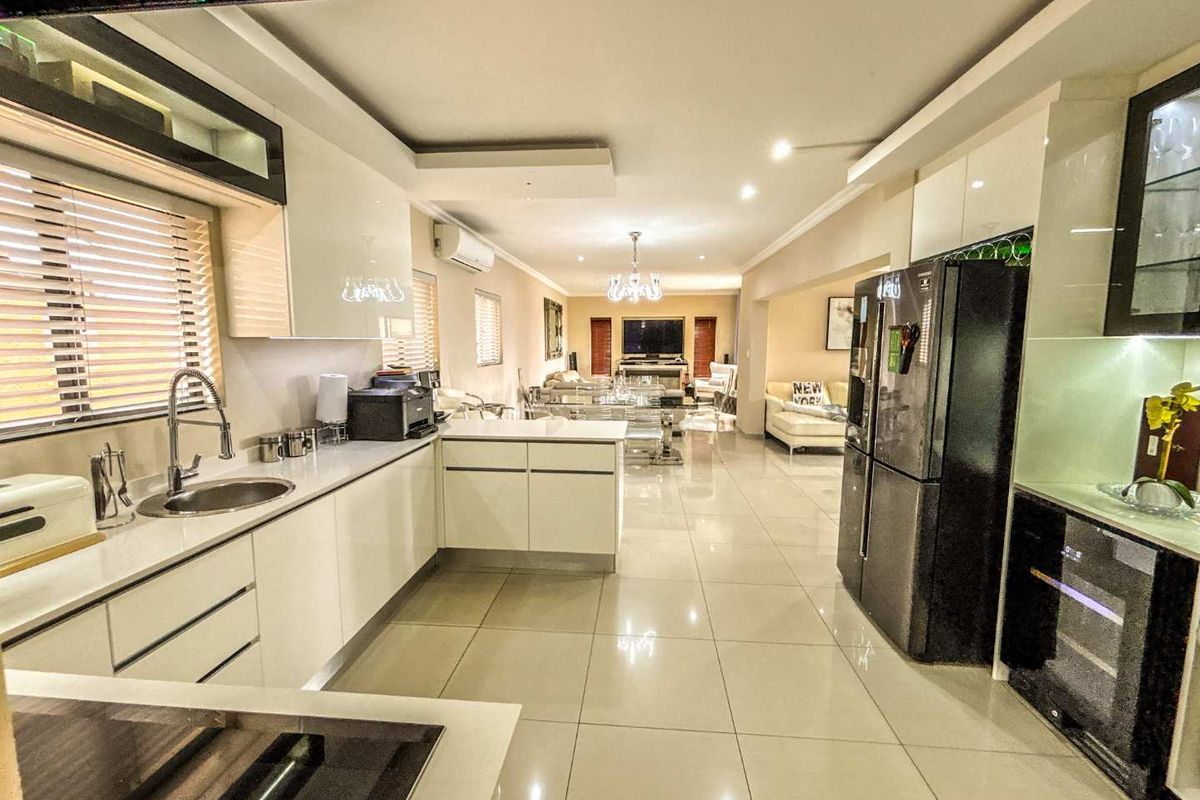 Stunning Family Home with Pool and Outdoor Entertaining - Photo 4