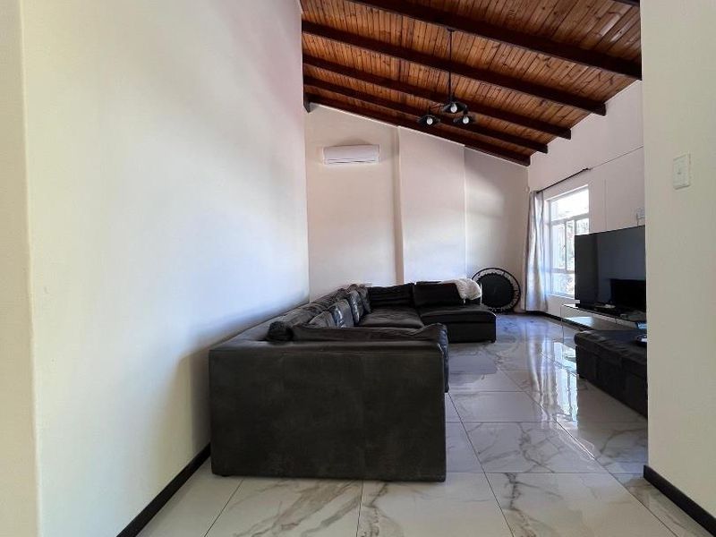 EROS| FamilyHouse| View|Large Erf - Photo 9