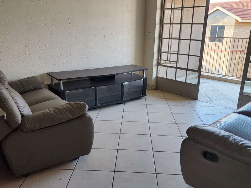 Home Sweet Home in Waterval East - Photo 7