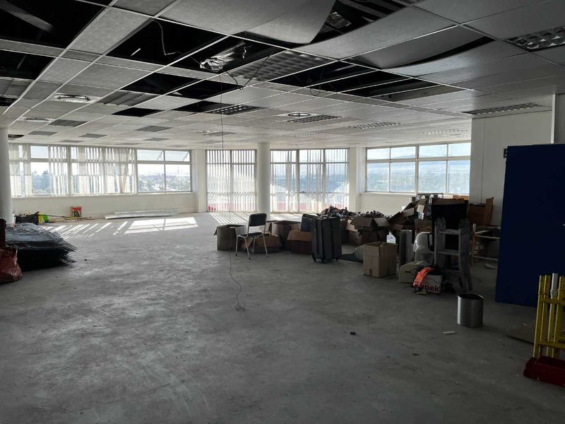 Superb Views & Air Conditioned Offices in Milnerton - Photo 9