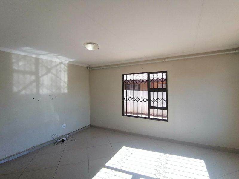 Charming 3-Bedroom Family Home in a Welcoming Township - Photo 8