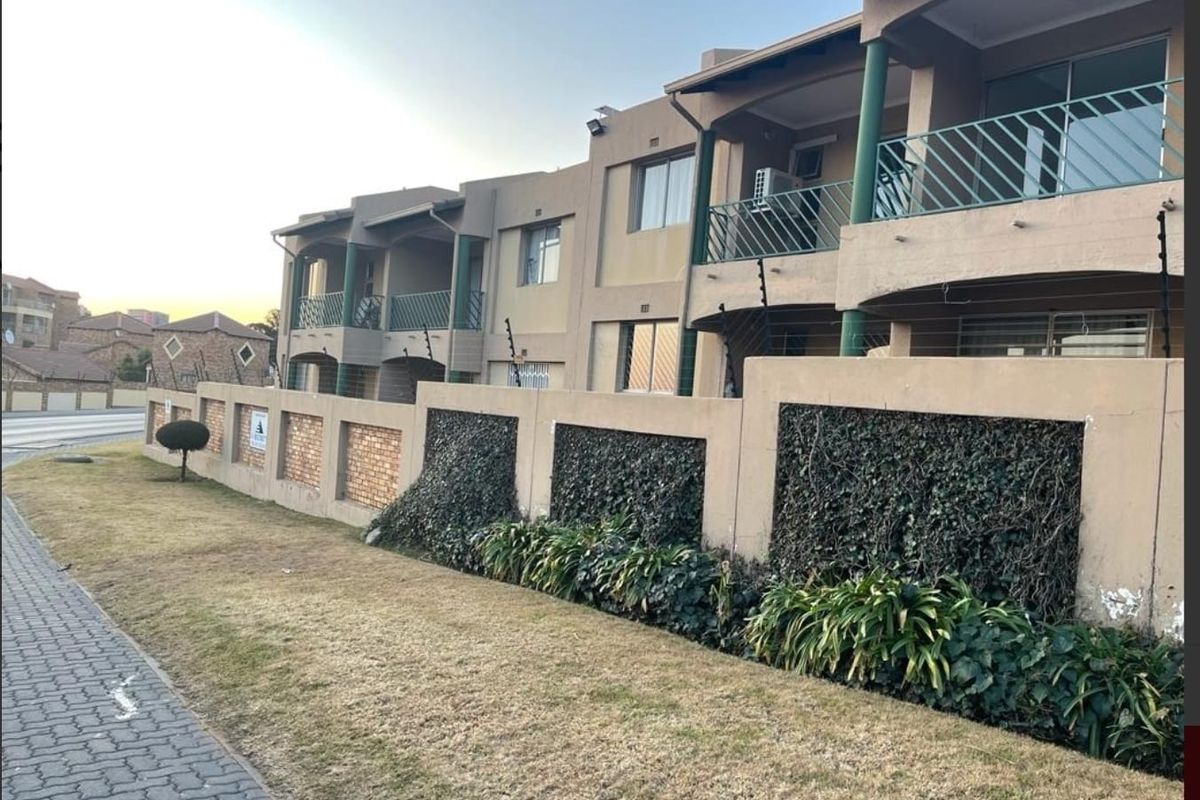 Ground floor living in Hills of Winchester - Photo 2