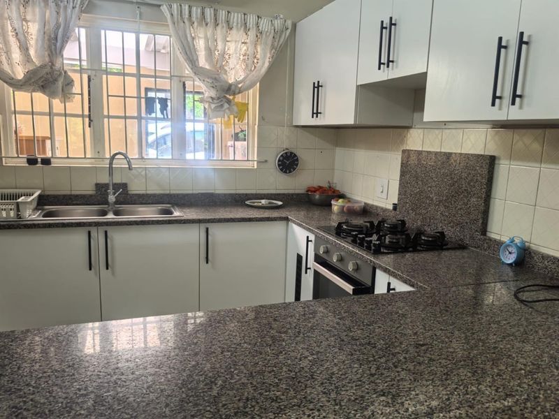 Charming Malvern Home with Balcony &amp; Modern Kitchen! - Photo 1