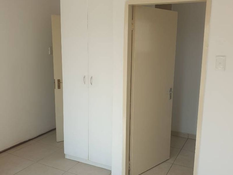 Affordable, Secure Living in Blue Lakes Estate – Perfect for First-Time Buyers & Investors - Photo 9