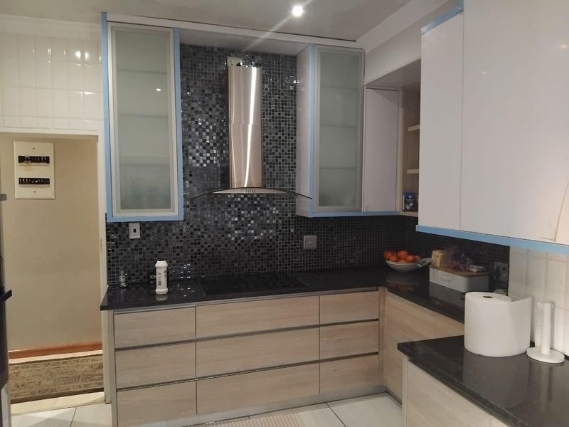 very morden house - Photo 7