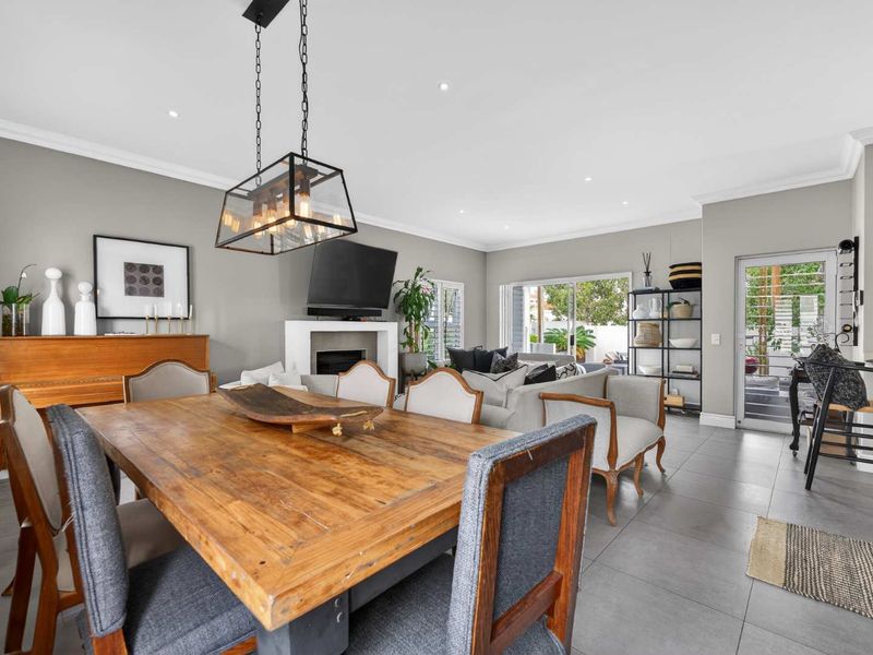 Elegant North-Facing Family Home in Quiet Cul-de-Sac - Photo 8