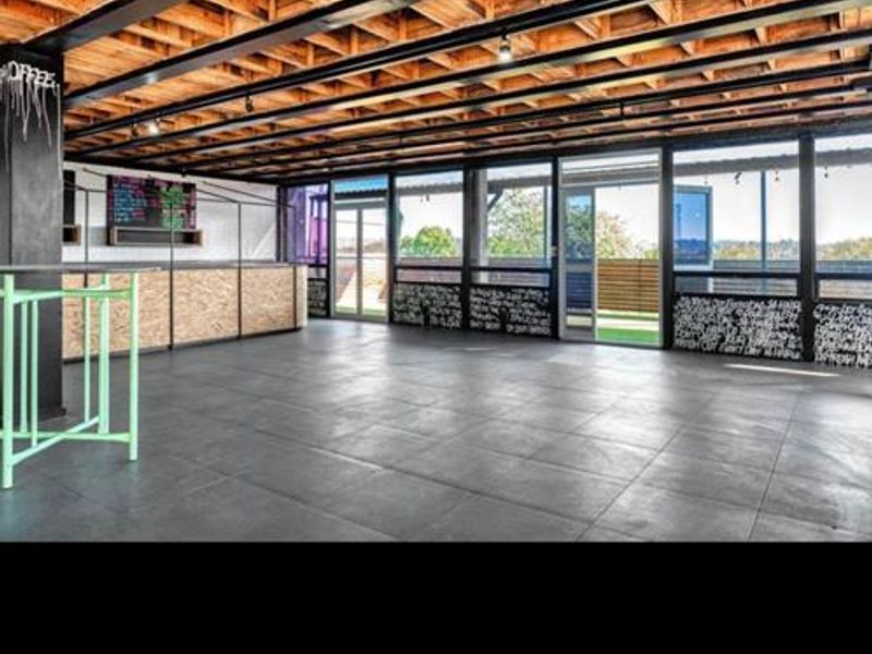 Prime Commercial Space Available on Prestigious Gleneagles Drive, Greenside - Photo 5