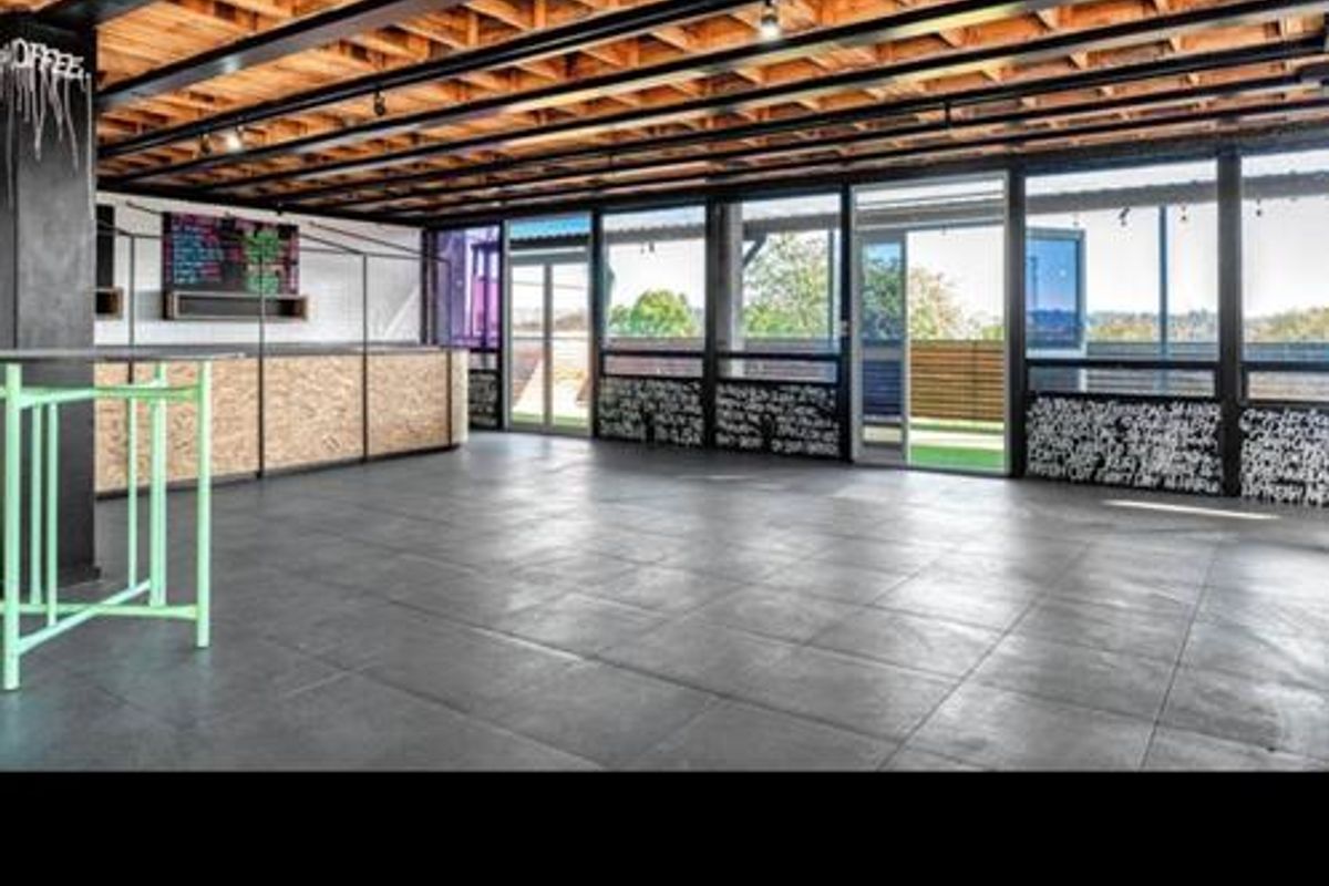 Prime Commercial Space Available on Prestigious Gleneagles Drive, Greenside - Photo 5