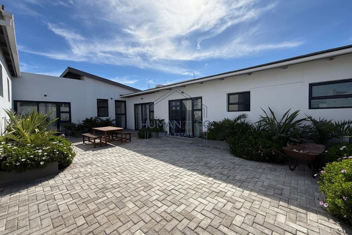 Guesthouse for Sale – Purpose-Built for Corporate Accommodation in Walvis Bay - Photo 3