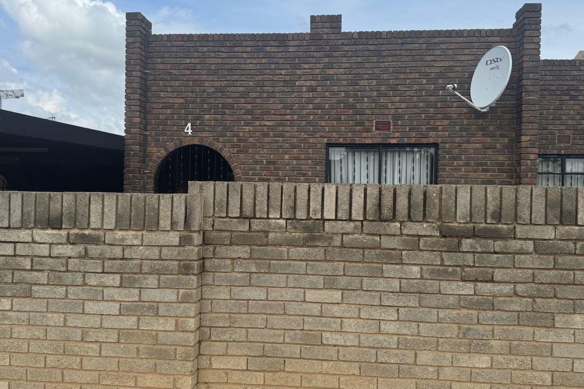 House with a flat for sale in Homevale - Photo 3