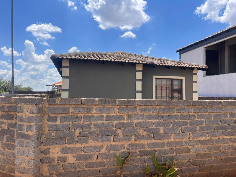 2 Bedroom House For Sale in Vanderbijlpark CE7 - Photo 7