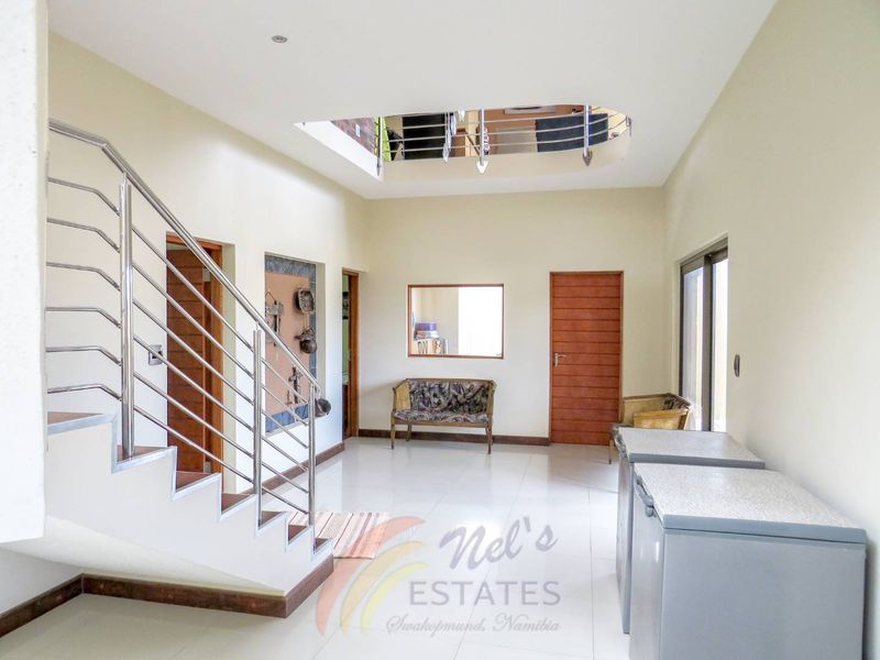 Spacious Family Home For Sale in Vogelstrand, Swakopmund - Photo 3