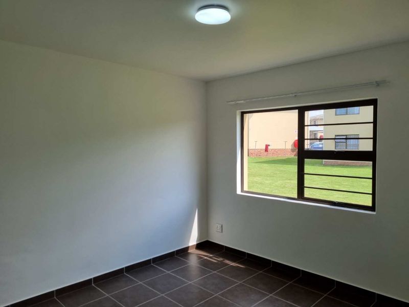 Experience this Delightful, Stylish Ground Floor Apartment in the hart of Gonubie. - Photo 9