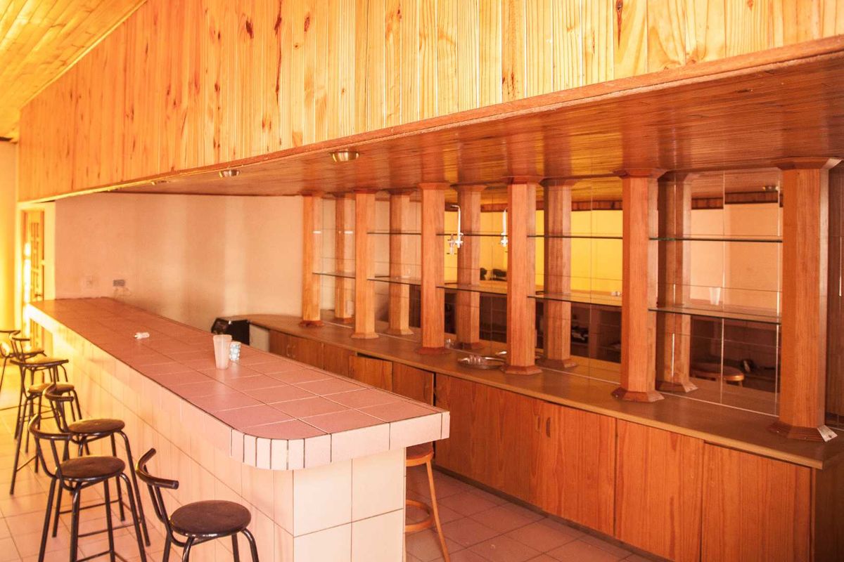 HOUSE FOR SALE - HOCHLAND PARK - Photo 2