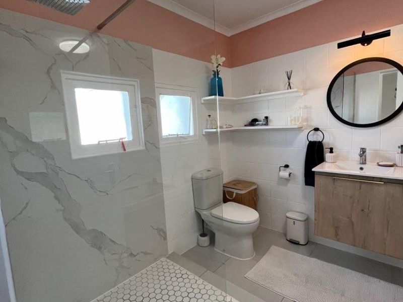 Fully Furnished Duplex with Stunning Views – Windhoek West for Rent ! N$ 20 000 pm - Photo 7