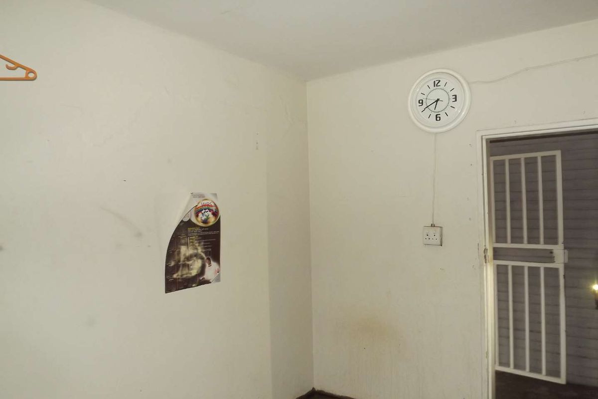 **Charming Room for Rent in Prime Location** - Photo 5