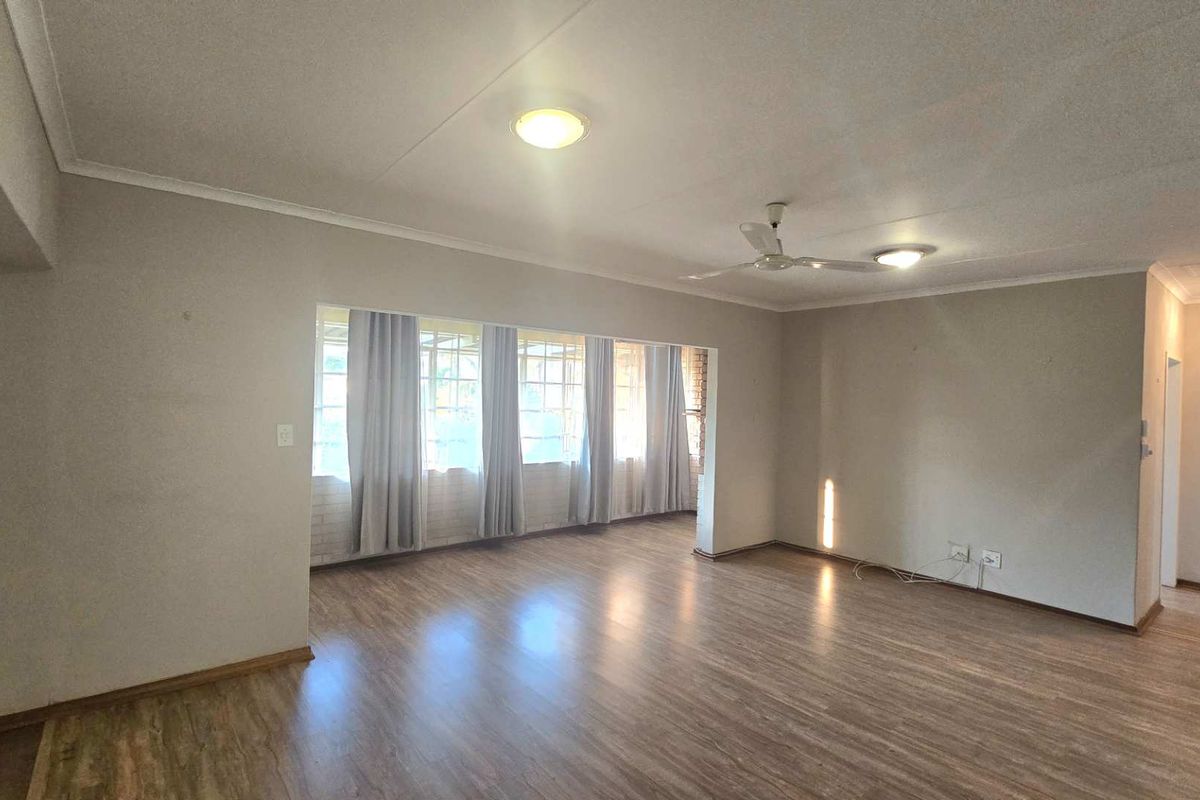 Beautiful 2 Bedroom Retirement home to Rent in Renaissance Montana park - Photo 4