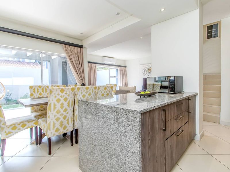 Stylish 3 Bedroom Townhouse in Edenburg,Rivonia - Photo 6